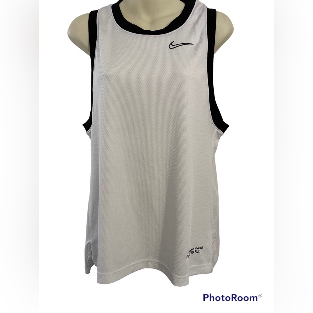 Nike dri fit basketball tank. Size medium. EUC